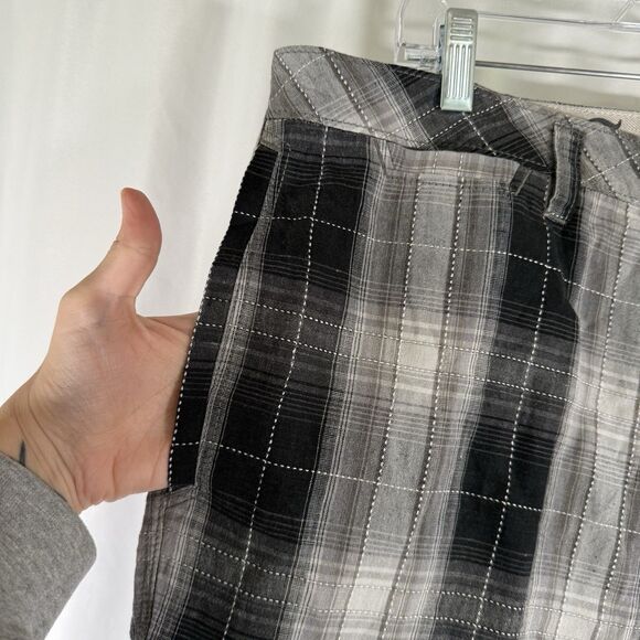 Tommy Bahama Silk Linen Shorts Men's 38 Grey Plaid Button Zip Flat Front 10" In - Picture 2 of 9